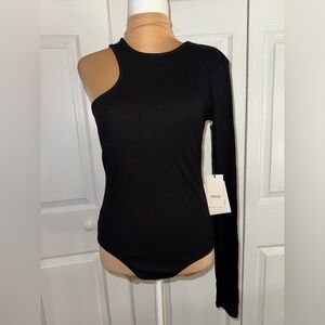 AGOLDE Bea Cutaway Bodysuit
NWT Asymmetrical Neckline Black Size Medium